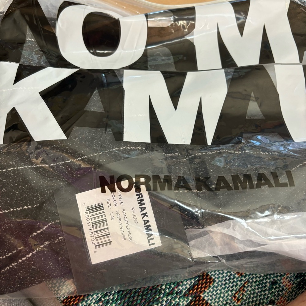 SOLDNorma Kamali Women’s Split Hem Spat Leggings.Color:Woven Pinstripe.SizeLarge - Picture 8 of 10